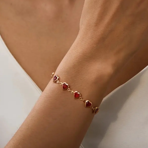 Heart Crystal Red Bracelet - Picture 2 of 5